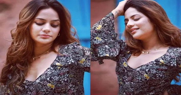 aishwarya dutta hot photos getting viral on golden glamour dress