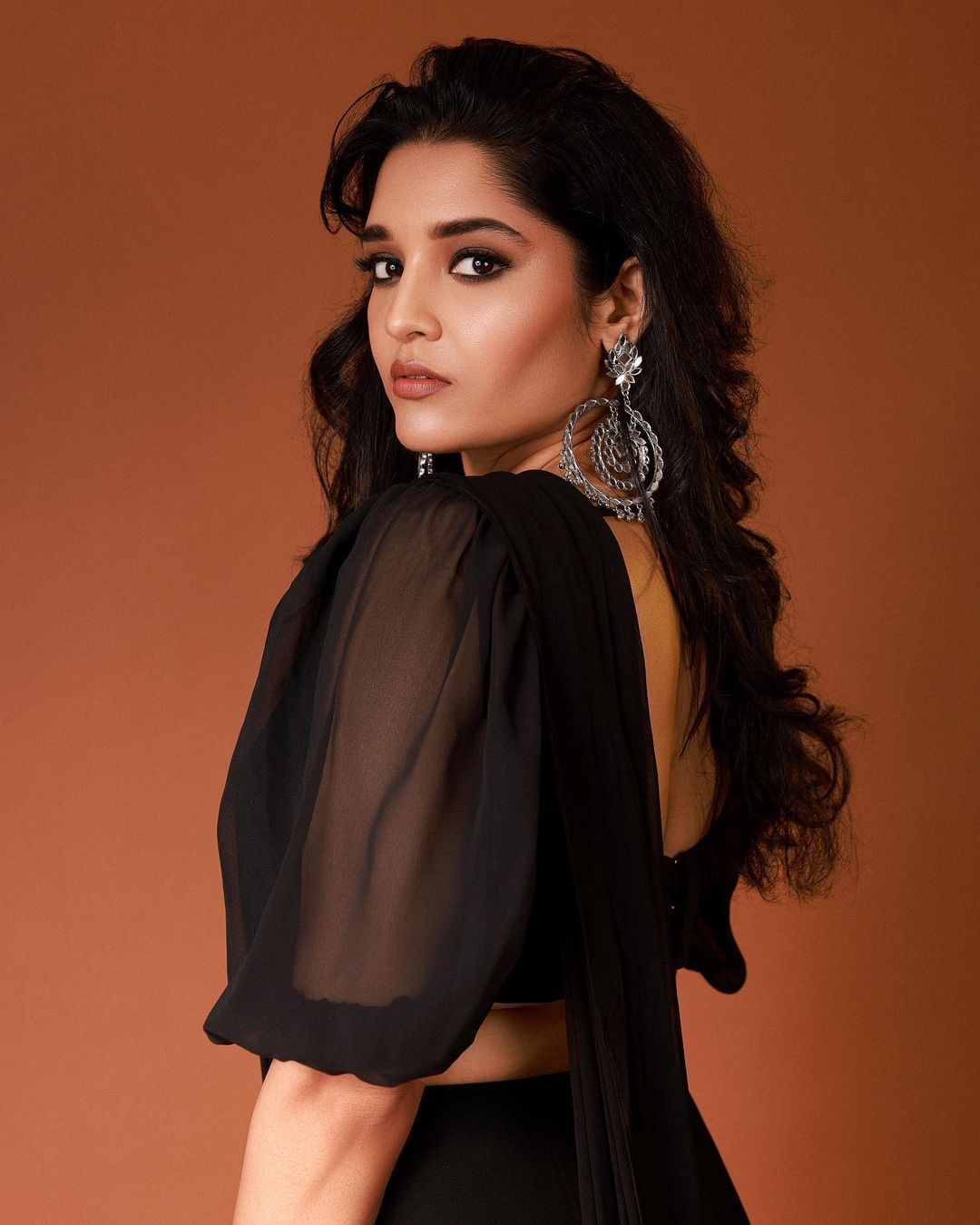 ritika singh hot photos getting viral on social media showing hip