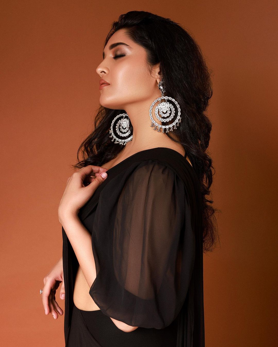 ritika singh hot photos getting viral on social media showing hip