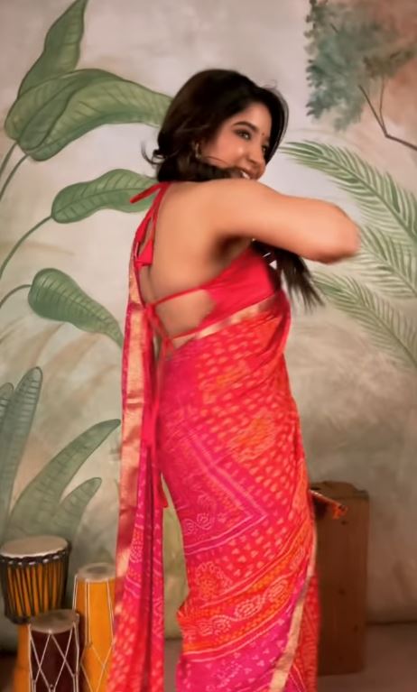 sakshi agarwal hot latest photos in saree and blouse getting viral