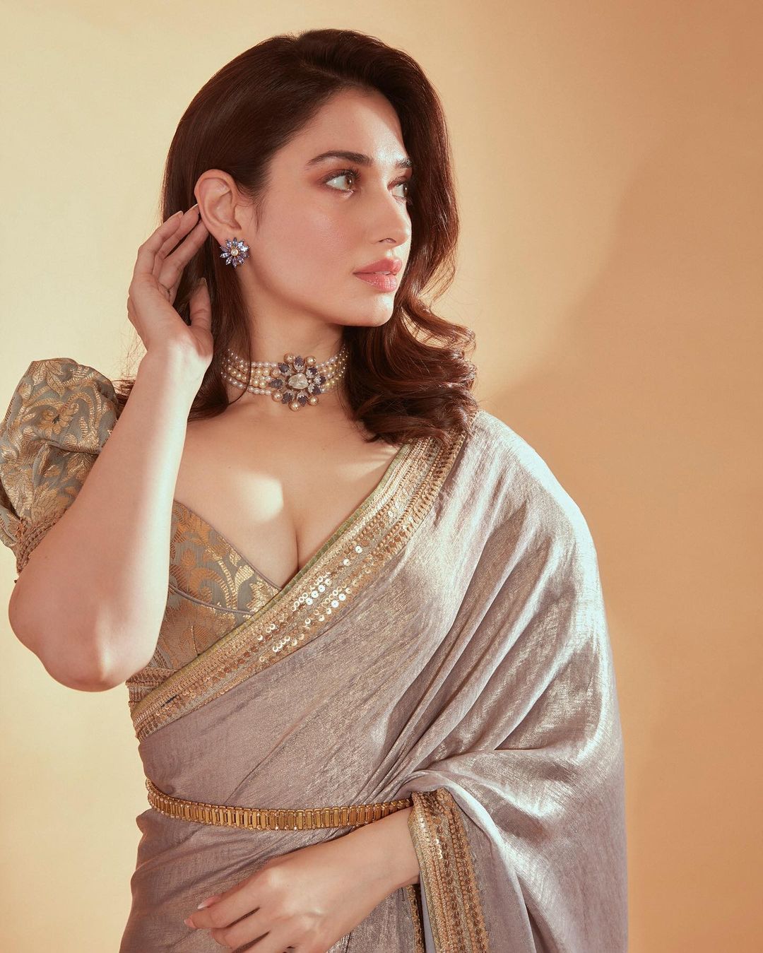tamanna hot photos in golden saree look viral