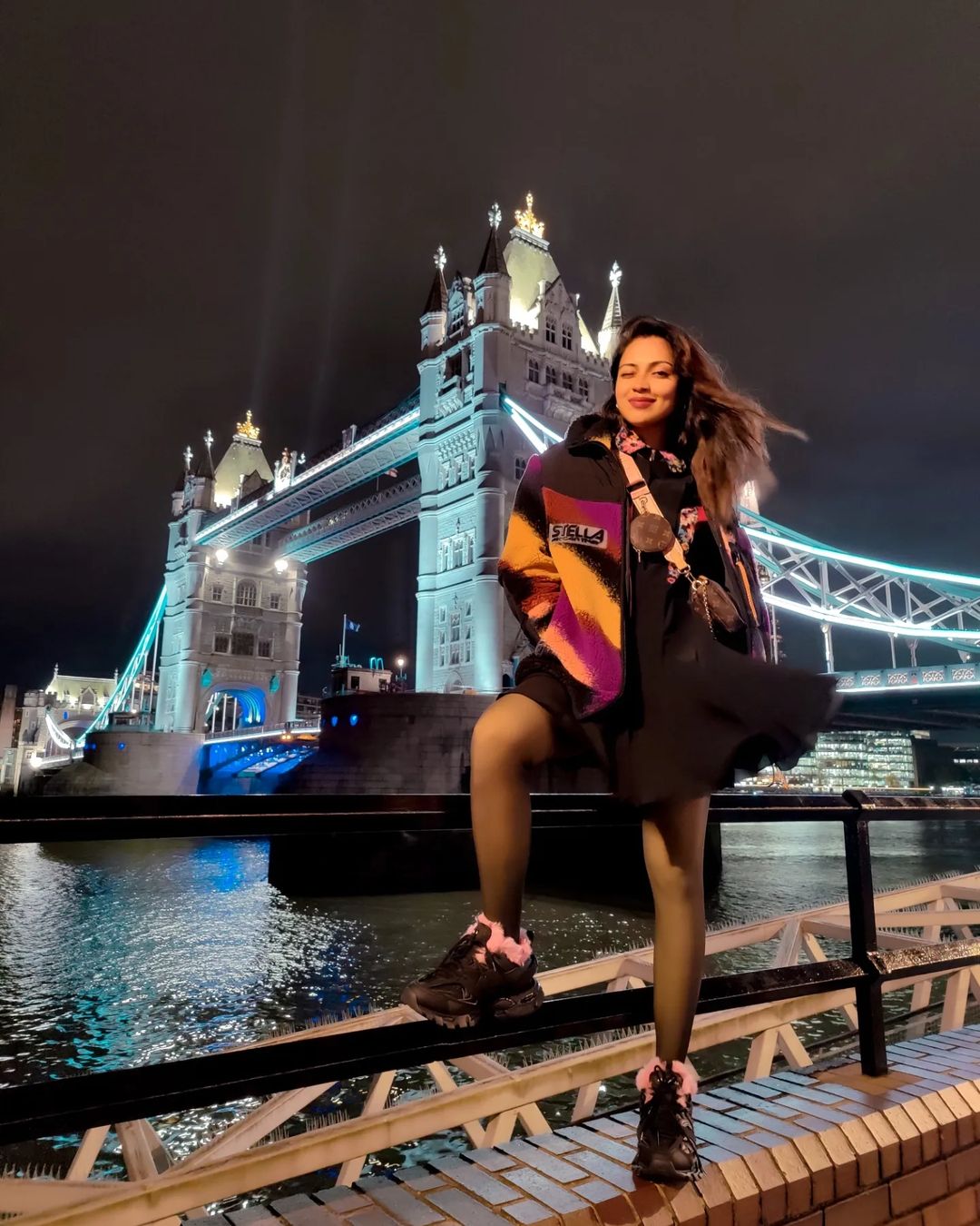 amala paul hot photos showing thighs in short dress