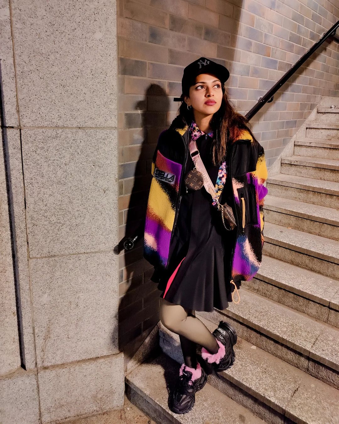 amala paul hot photos showing thighs in short dress