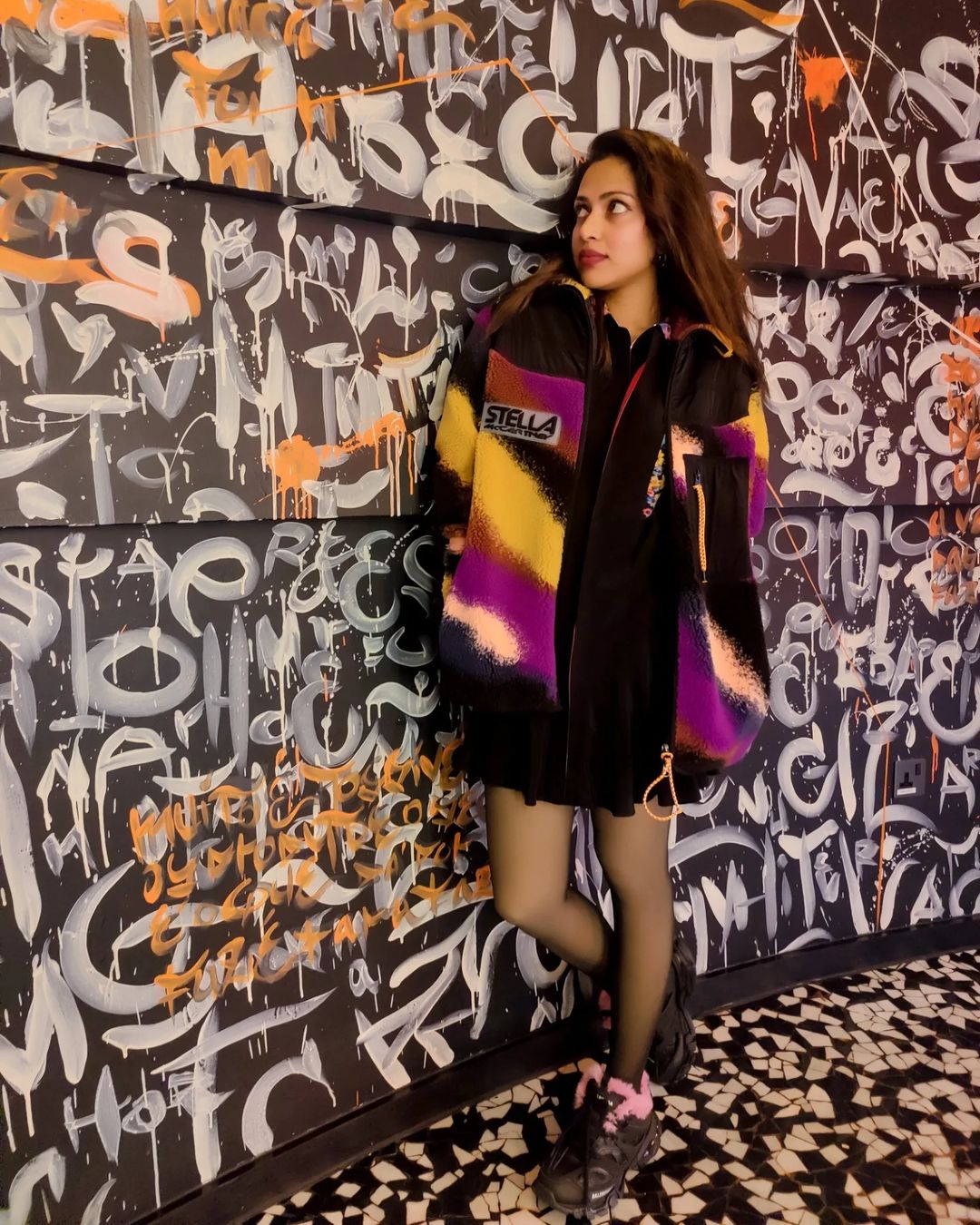 amala paul hot photos showing thighs in short dress