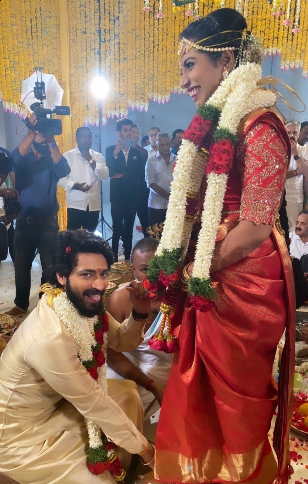 harish kalyan wedding pictures getting viral on social media