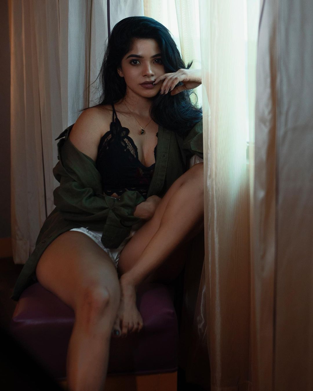 divyabharathi hot photos showing much glamour getting viral