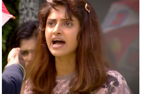 biggboss ayesha 2 times marriage and now living with another guy said by ex lover