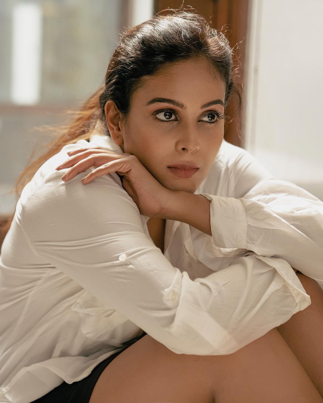 chandini tamilarasan hot photos unbuttoning the shirt