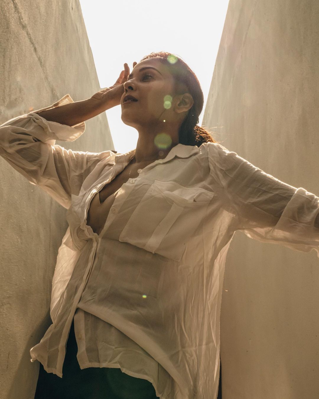 chandini tamilarasan hot photos unbuttoning the shirt