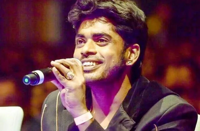 sandy master ex wife kajal pasupathy visits sandy master and clicks photo with his children and wife