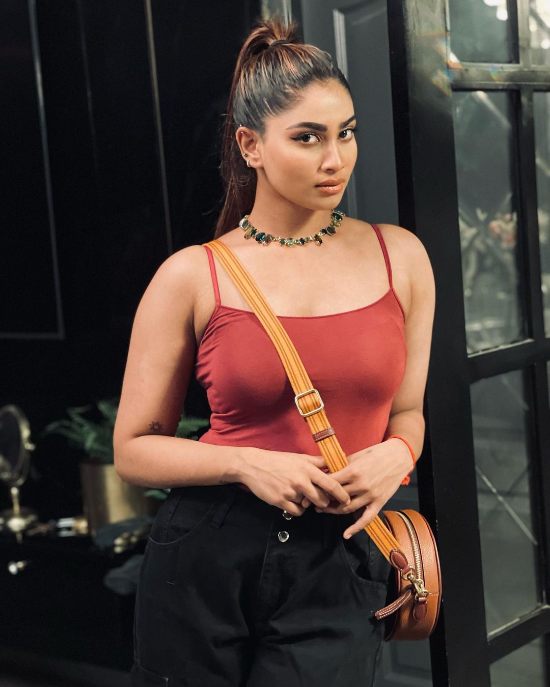 shivani narayanan hot photos and posing getting viral on social media