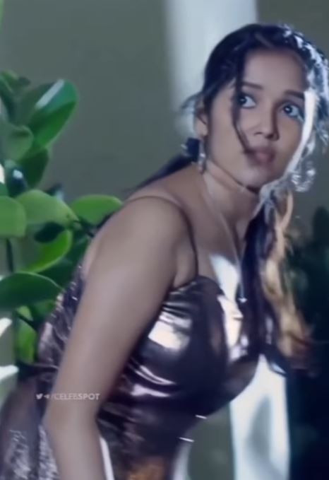 anikha surendran hot video trailer scenes of ghost movie