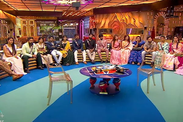 amuthavanan and janany speaking without mike video getting viral and netizens got angry