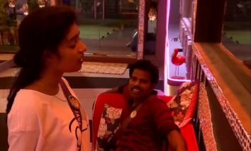 janany speaking different statement from day5 to day 42 troll video getting viral on social media