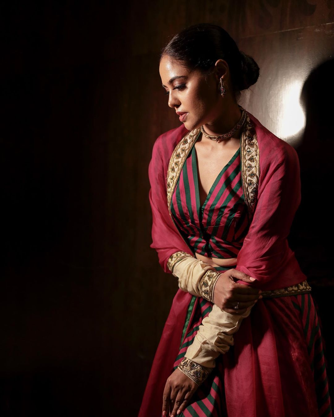 bindhu madhavi hot photos in hot traditional dress getting viral