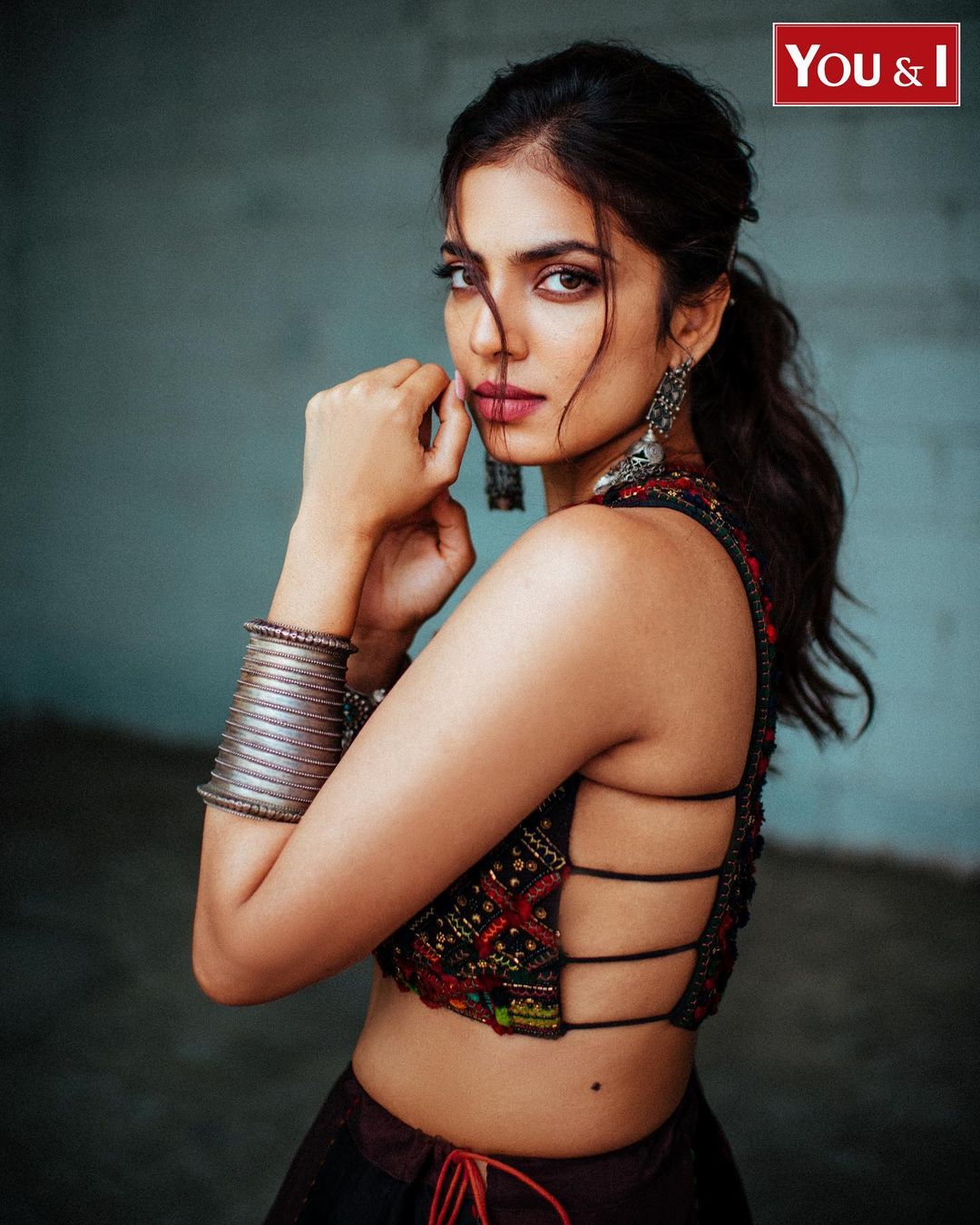 malavika mohanan hot photos showing mole on her body in hip