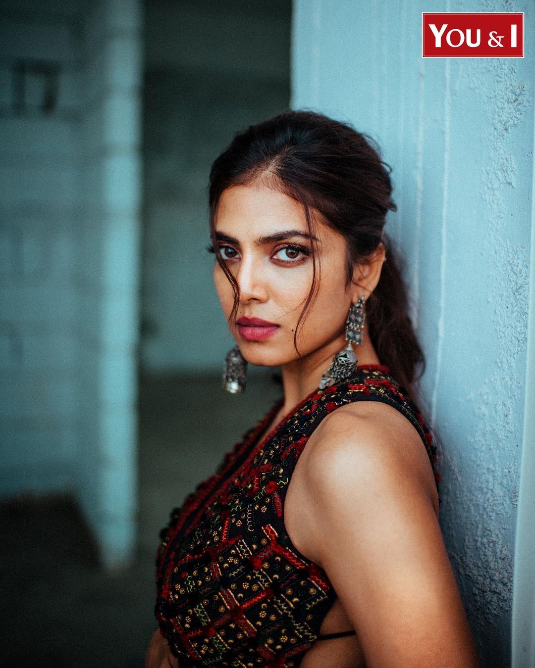 malavika mohanan hot photos showing mole on her body in hip