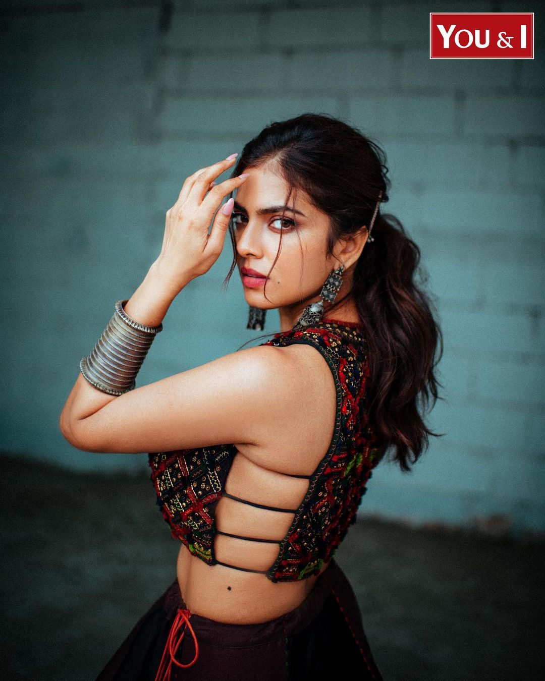 malavika mohanan hot photos showing mole on her body in hip