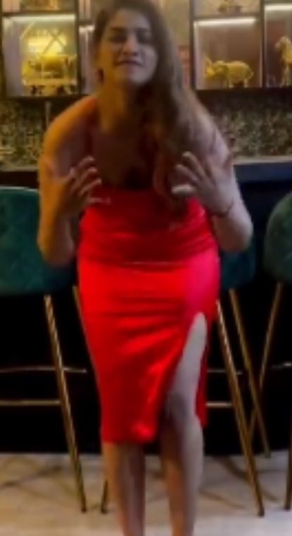 shivani narayanan hot dance video for ranjithame song video getting viral