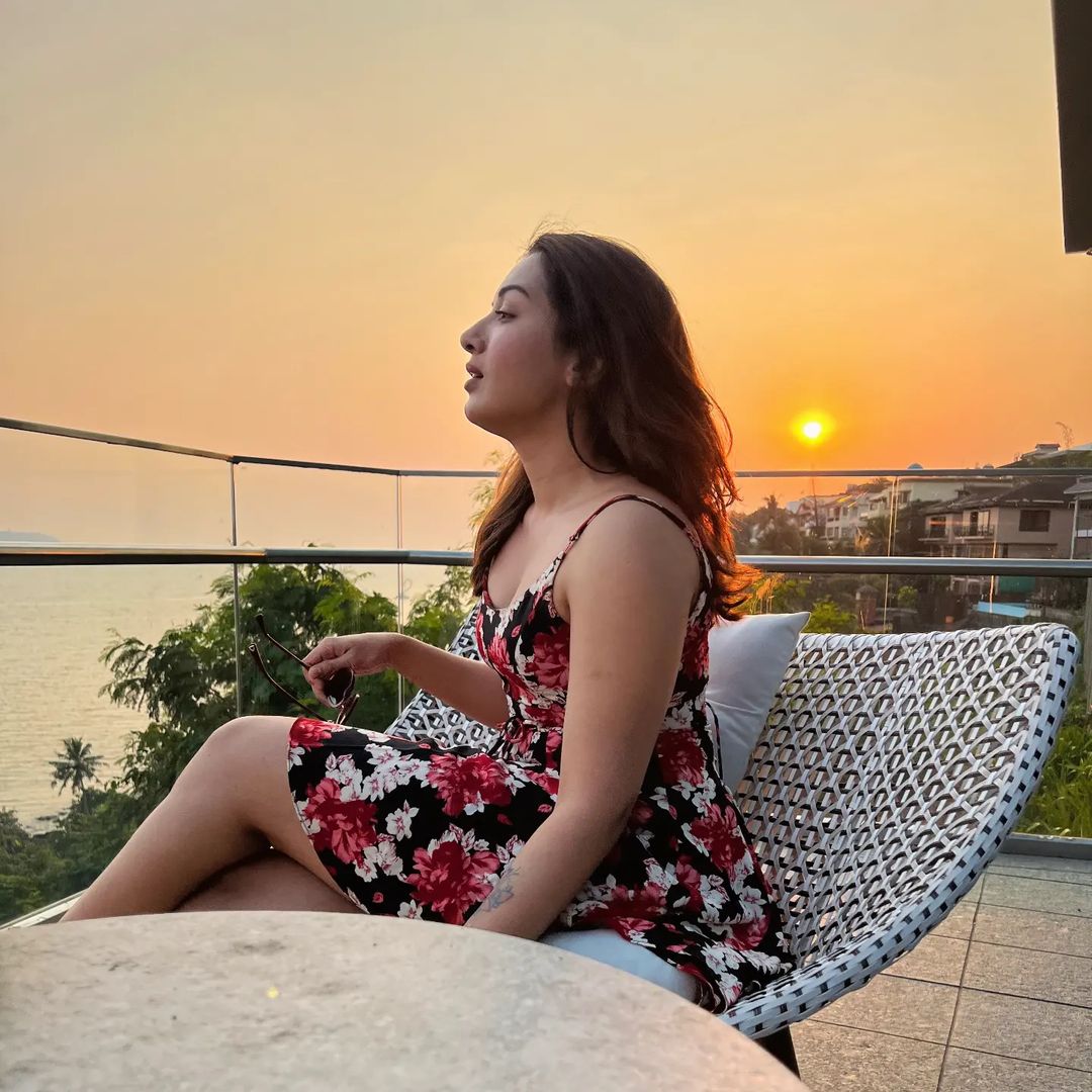 catherine tresa hot photos in sundet view point getting viral