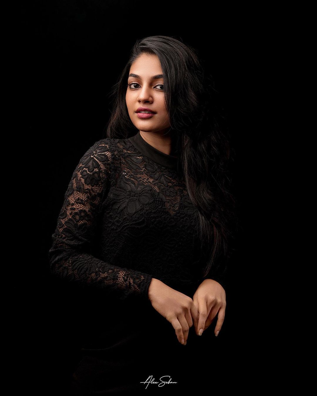 actress ivana latest hot photos getting viral on social media