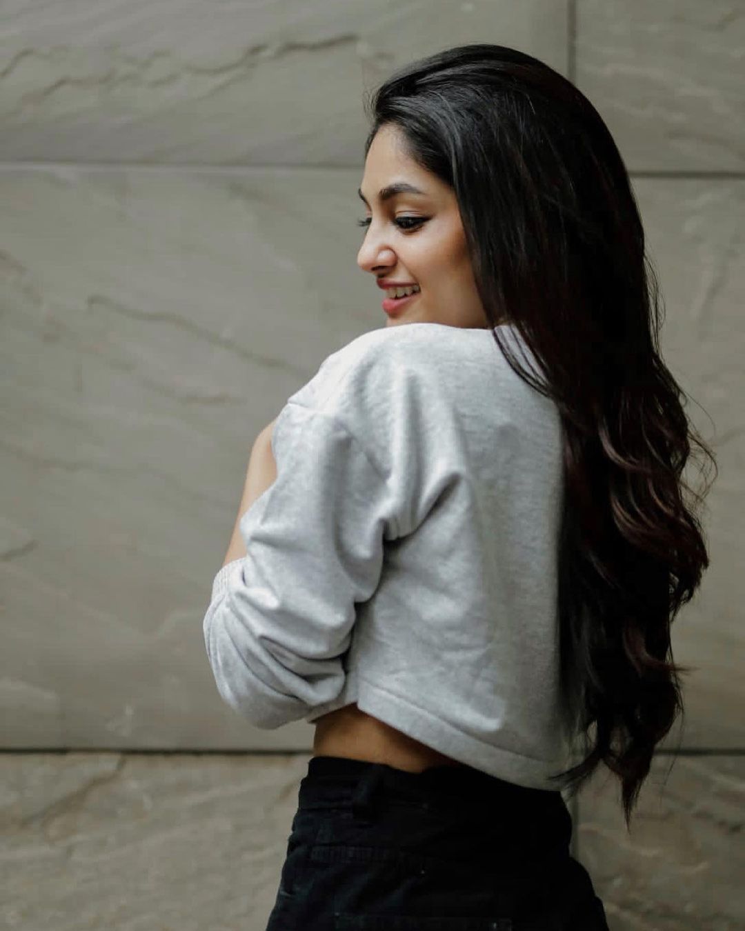 actress ivana latest hot photos getting viral on social media