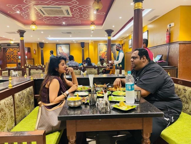 mahalakshmi shared dinner photos with ravinder mentioning him as special man