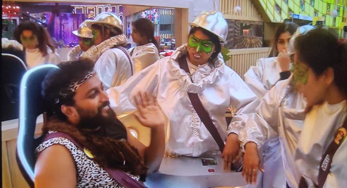 vikraman advice to biggboss team for word said in the task video getting viral on social media