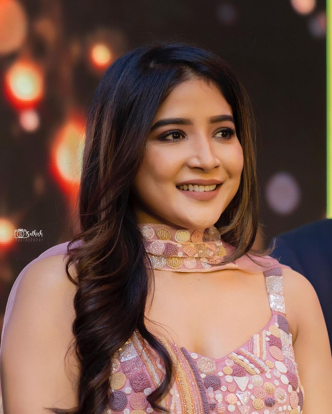 sakshi agarwal hot photos getting viral on social media