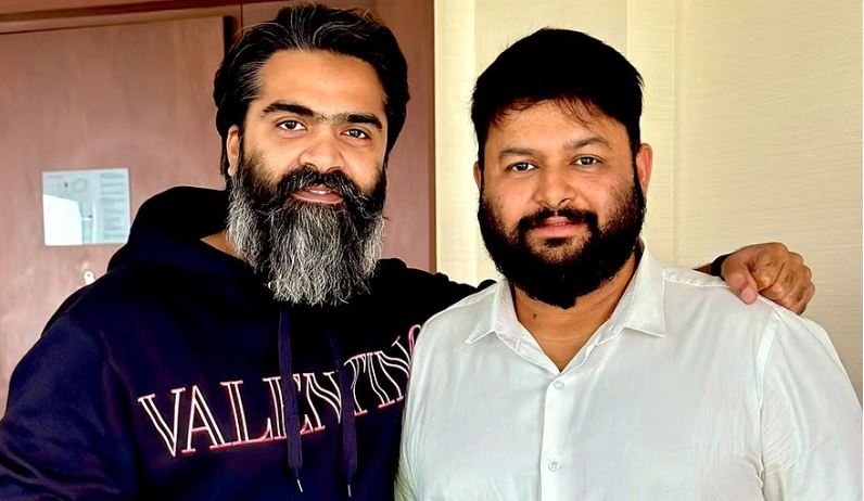 simbu not only sung thee thalapathy song but also acted in varisu movie small character information getting viral