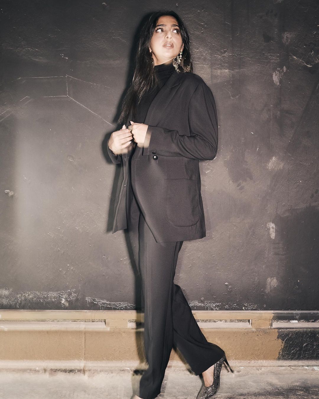 aiswarya lekshmi hot photos showing glamour getting viral on social media