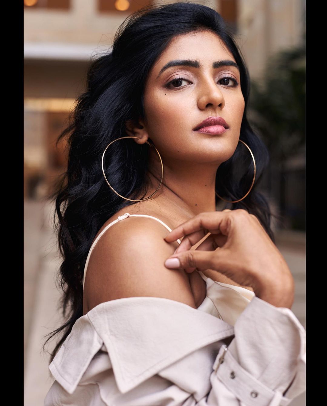eesha rebba hot photos in modern glamour dress getting viral