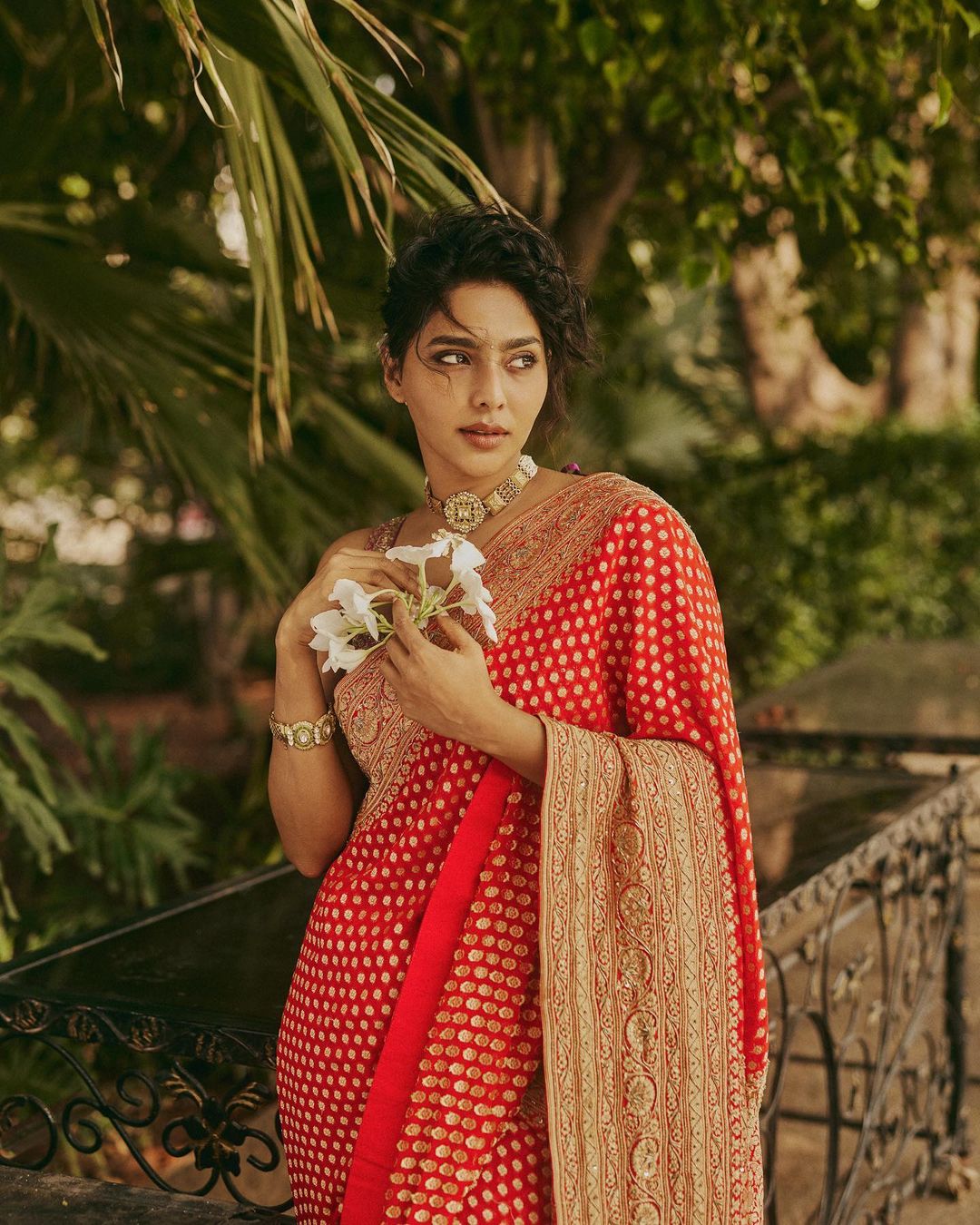 aiswerya lekshmi hot photos showing galmour getting viral on social media