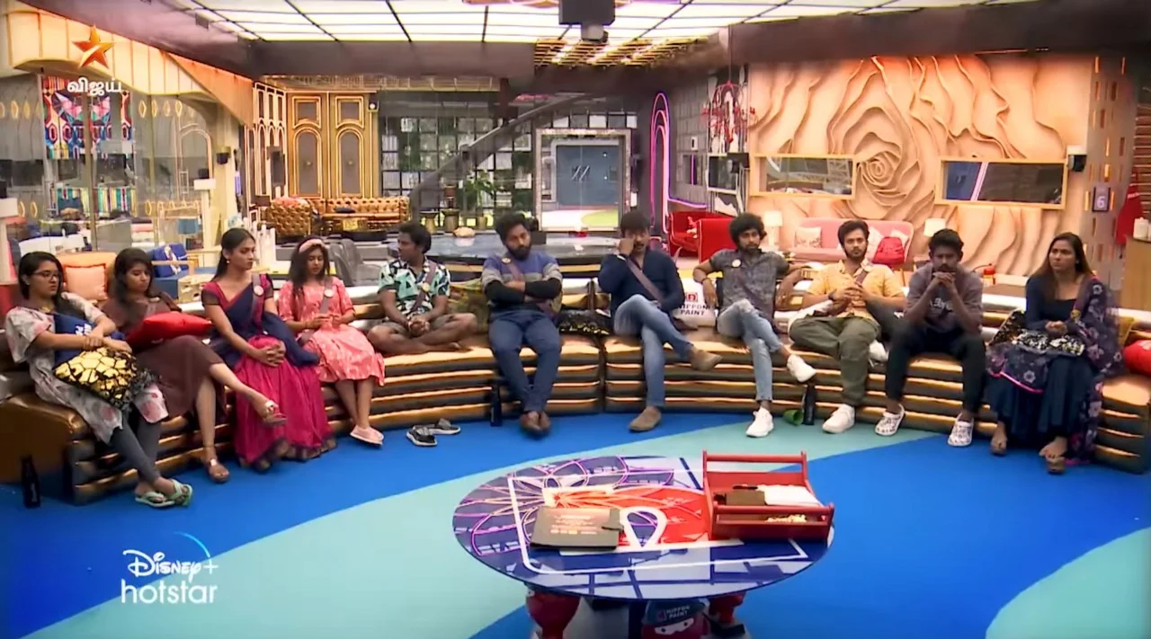 biggboss announced freeze task and contestants got emotional on seeing their family members after months