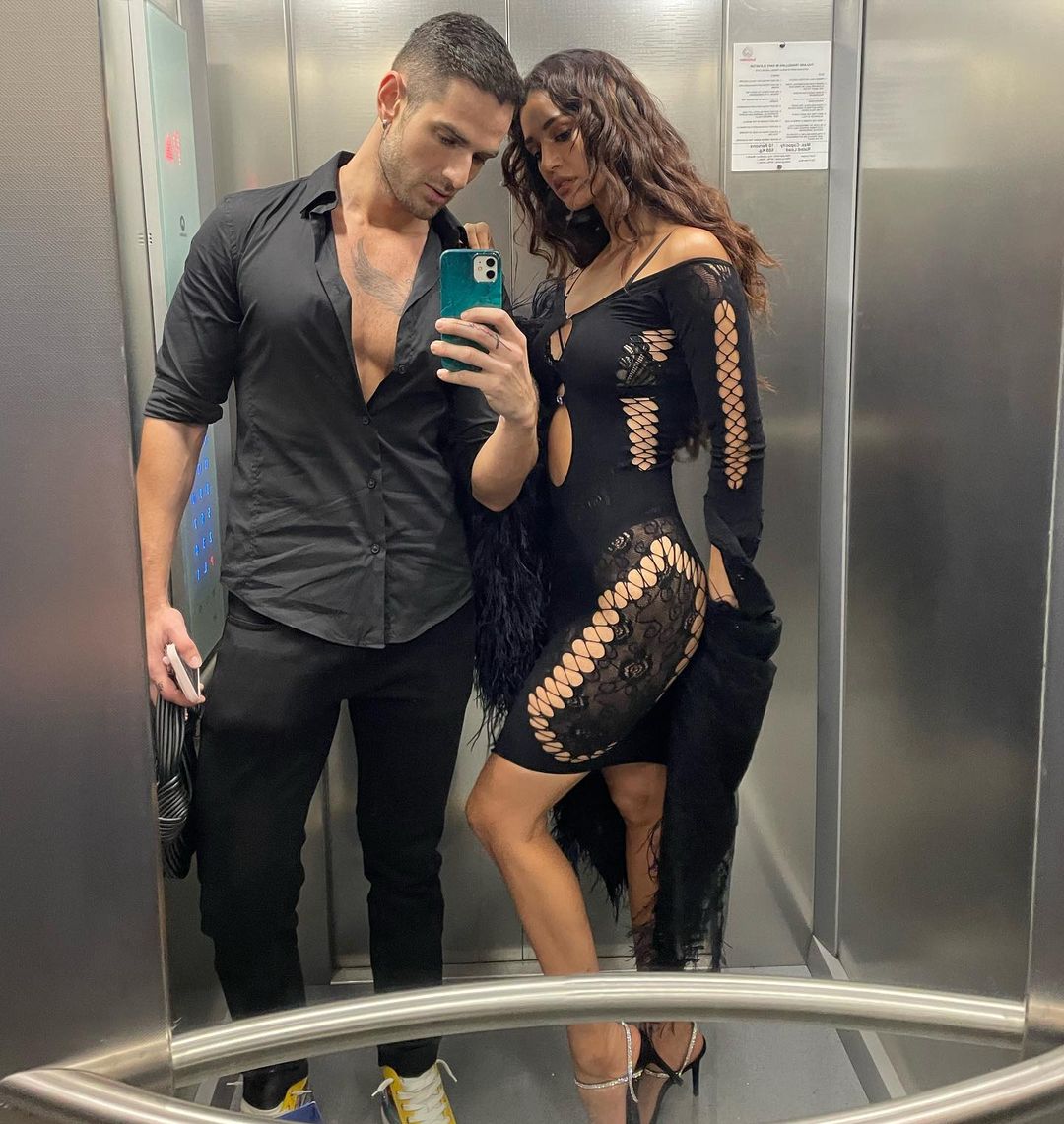 disha patani hot posing with her boy friend getting viral on social media