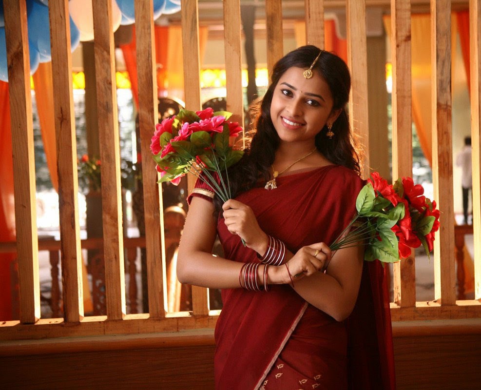 sri divya not getting chances due to overdrink in party rumours viral