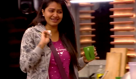 biggboss announced freeze task and contestants got emotional on seeing their family members after months