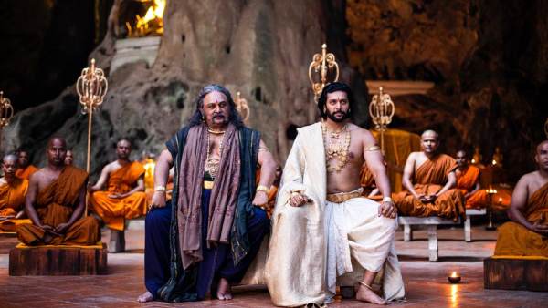 simbu and trisha avoided to sit nearby in ps 2 audio launch