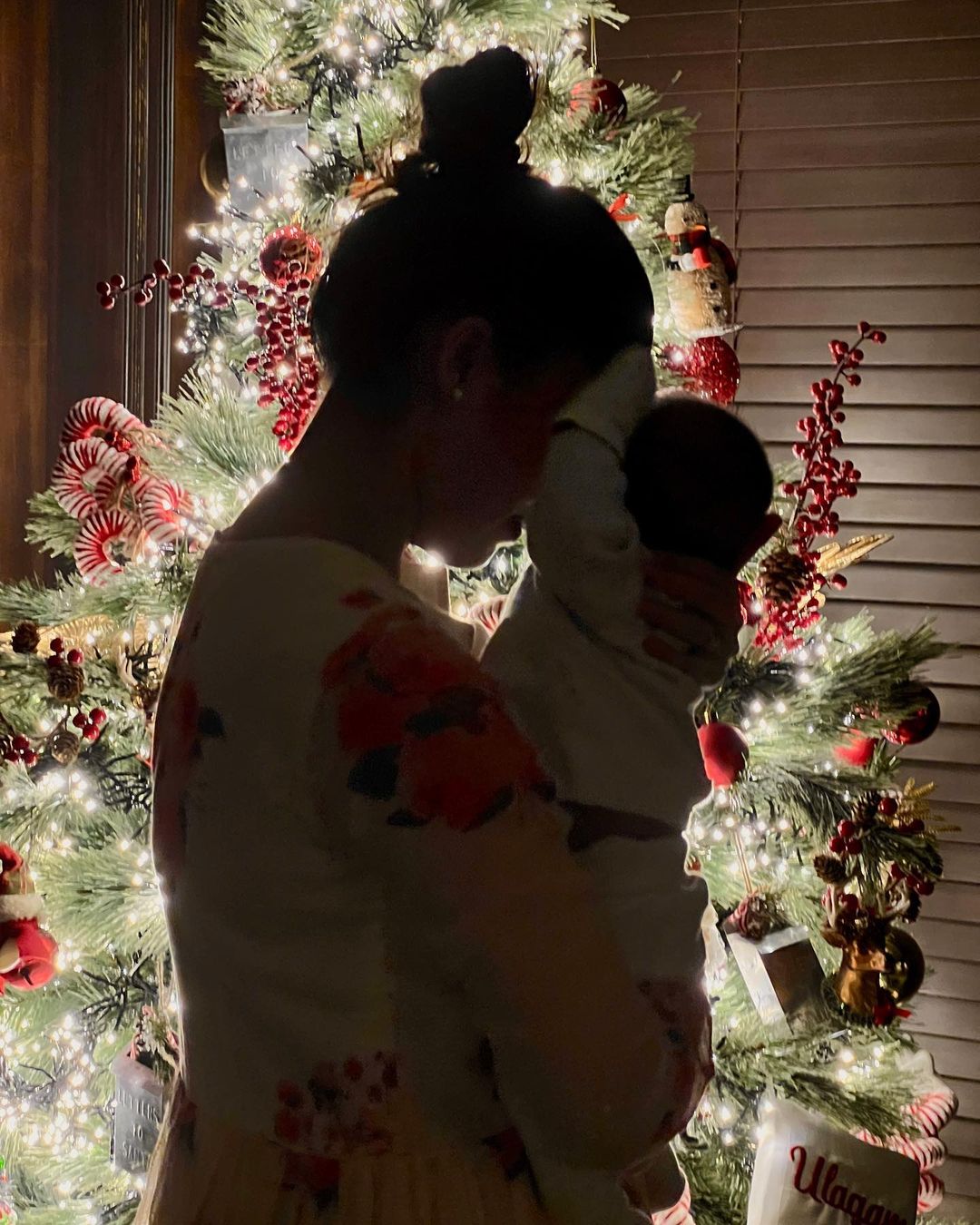 vignesh shivan posts photos of nayanthara with babies in hand