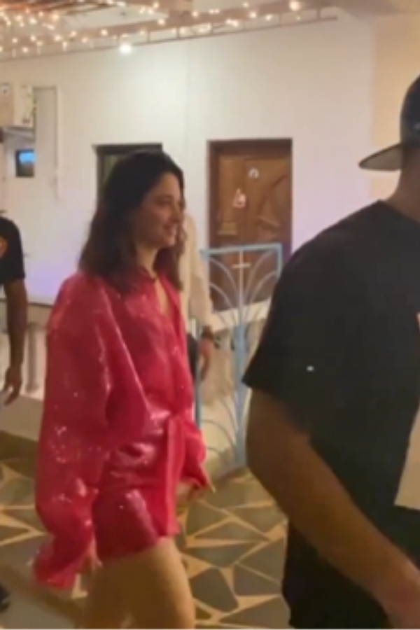 tamanna dating and kissing bollywood actor varma in new year party video leaked