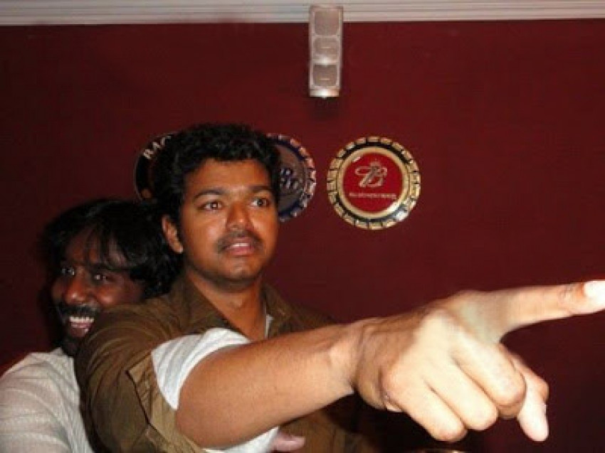 does vijay drink alcohol in night party photos getting viral on social media
