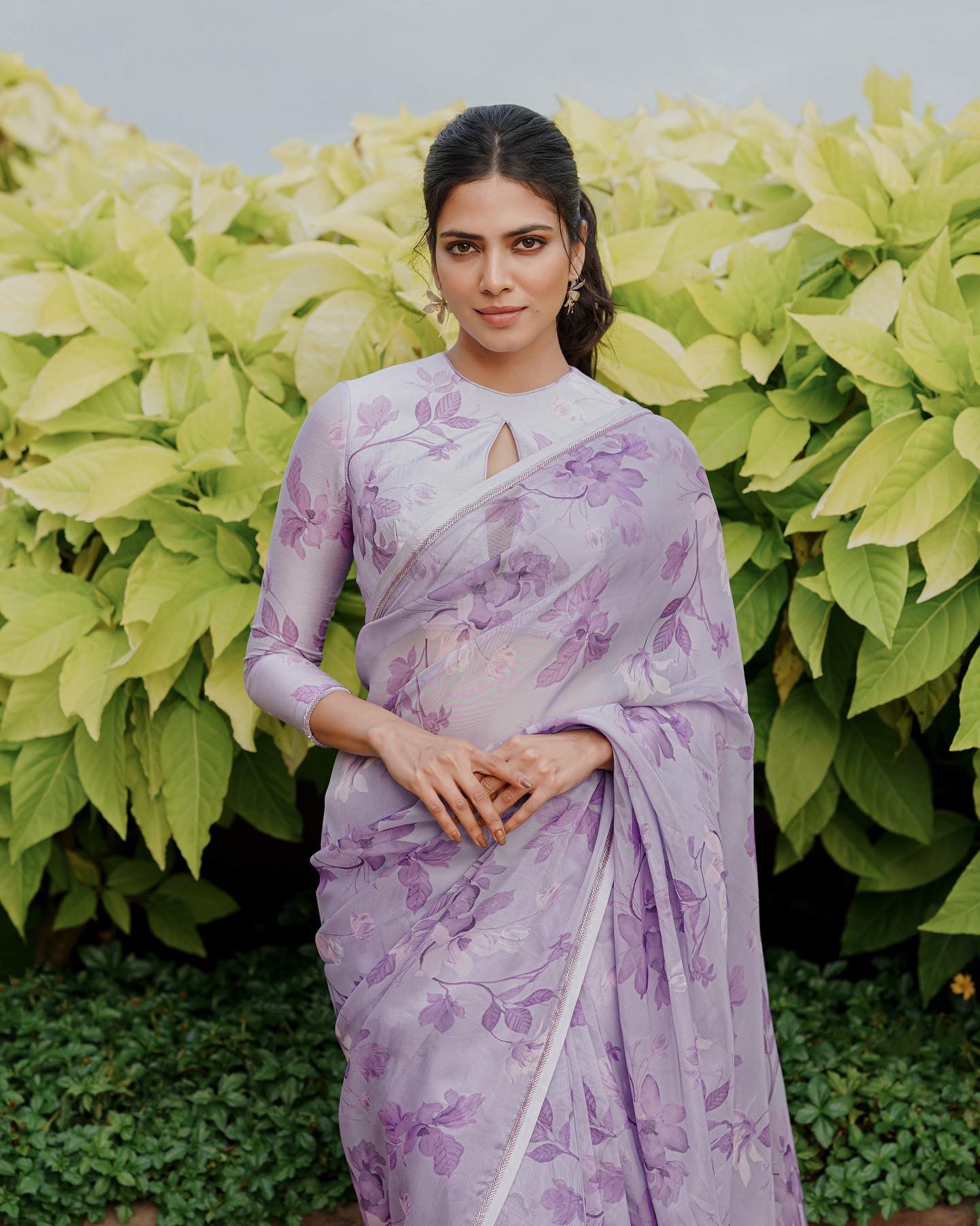 malavika mohanan latest hot photos in saree getting viral on social media