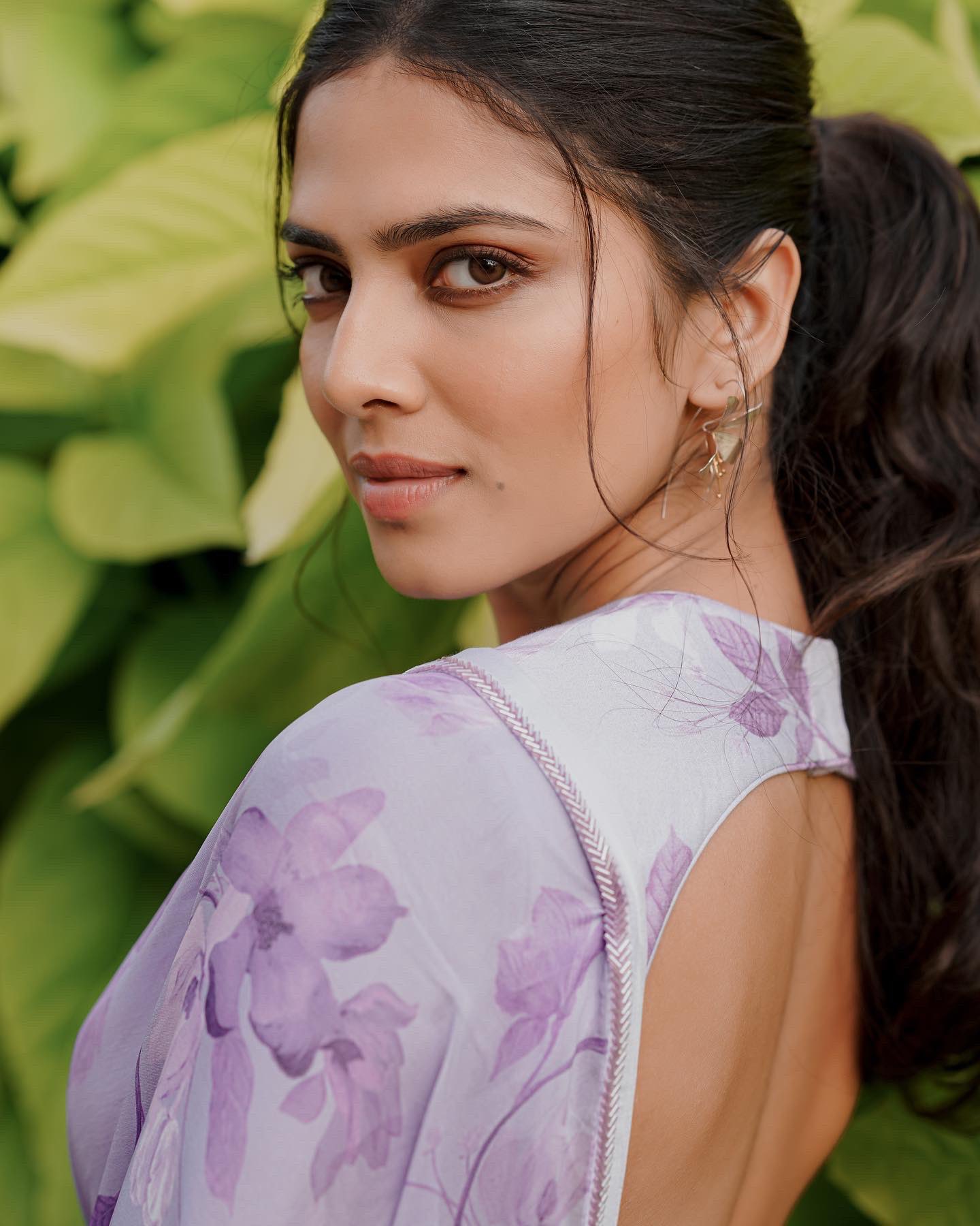 malavika mohanan latest hot photos in saree getting viral on social media