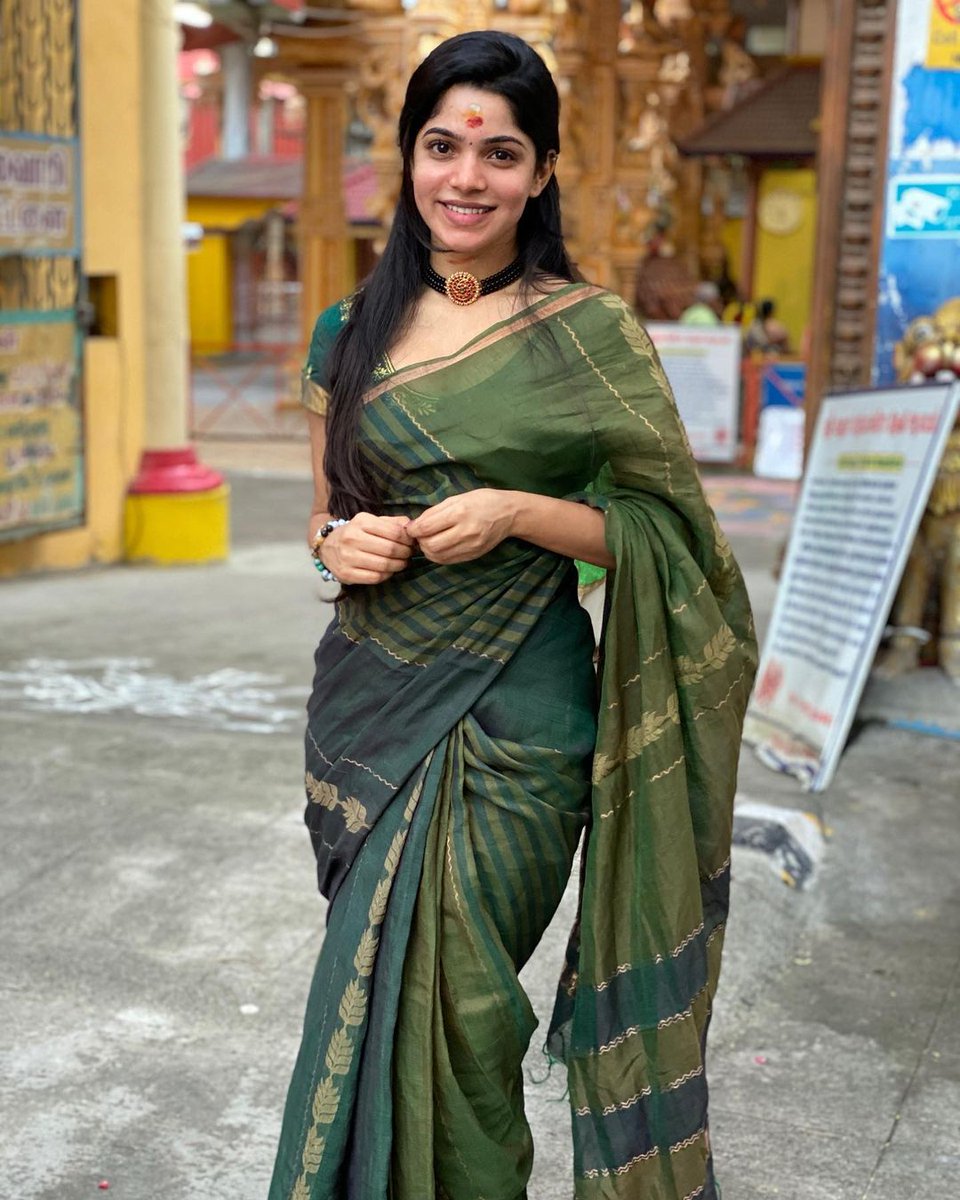 tamil cinema actress latest divya bharathi latest glamour photos