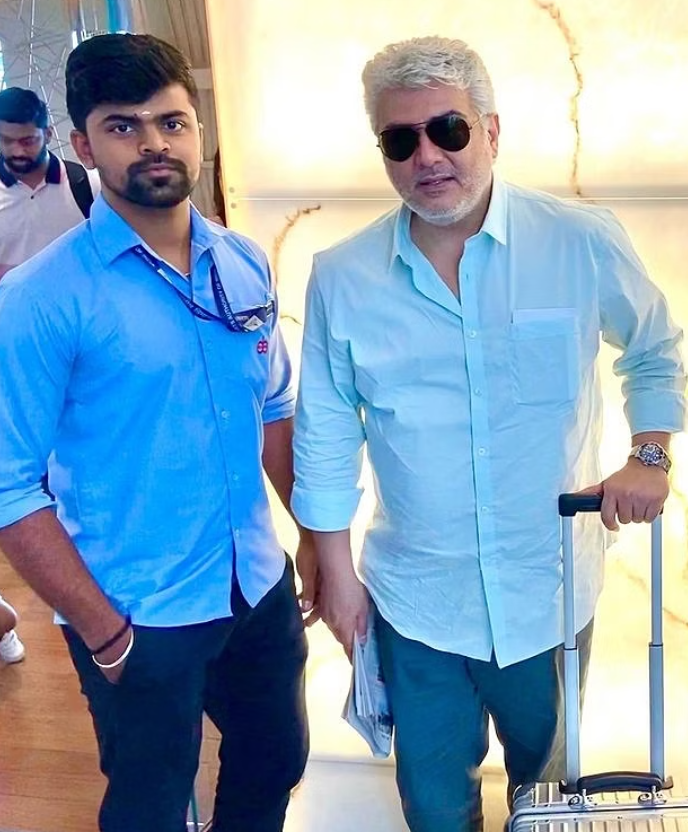 ajith new look photos spotted in airport getting viral as ak62 looks