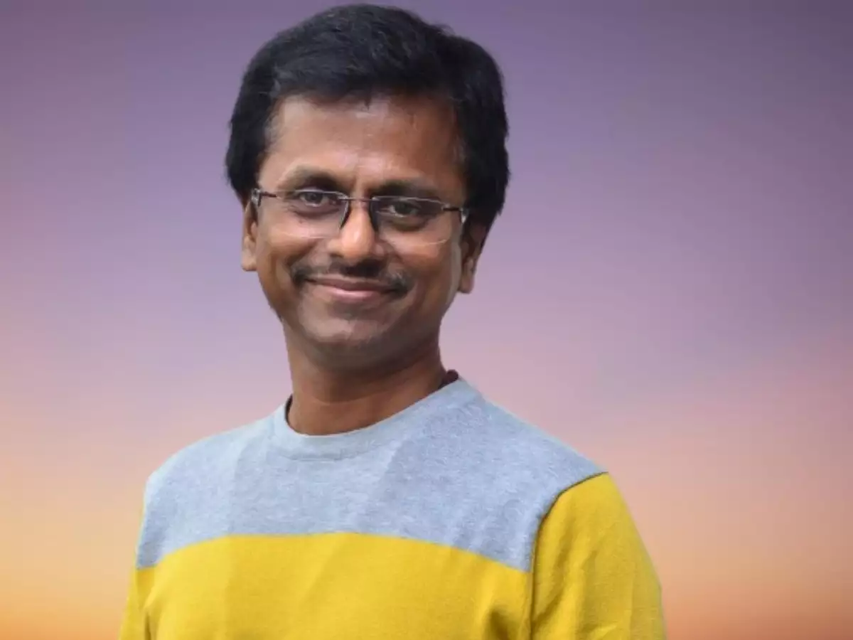 udhayanidhi stalin in 7aum arivu movie making still with suriya and armurugadoss photo getting viral on social media